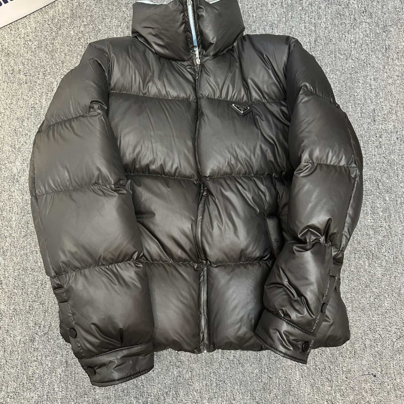 Pra*a down coat